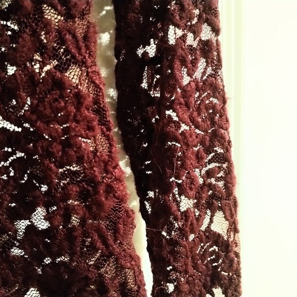 ✨SALE: 3 for $15!✨ Burgundy Lace Long-Sleeve Shirt - Picture 3 of 4